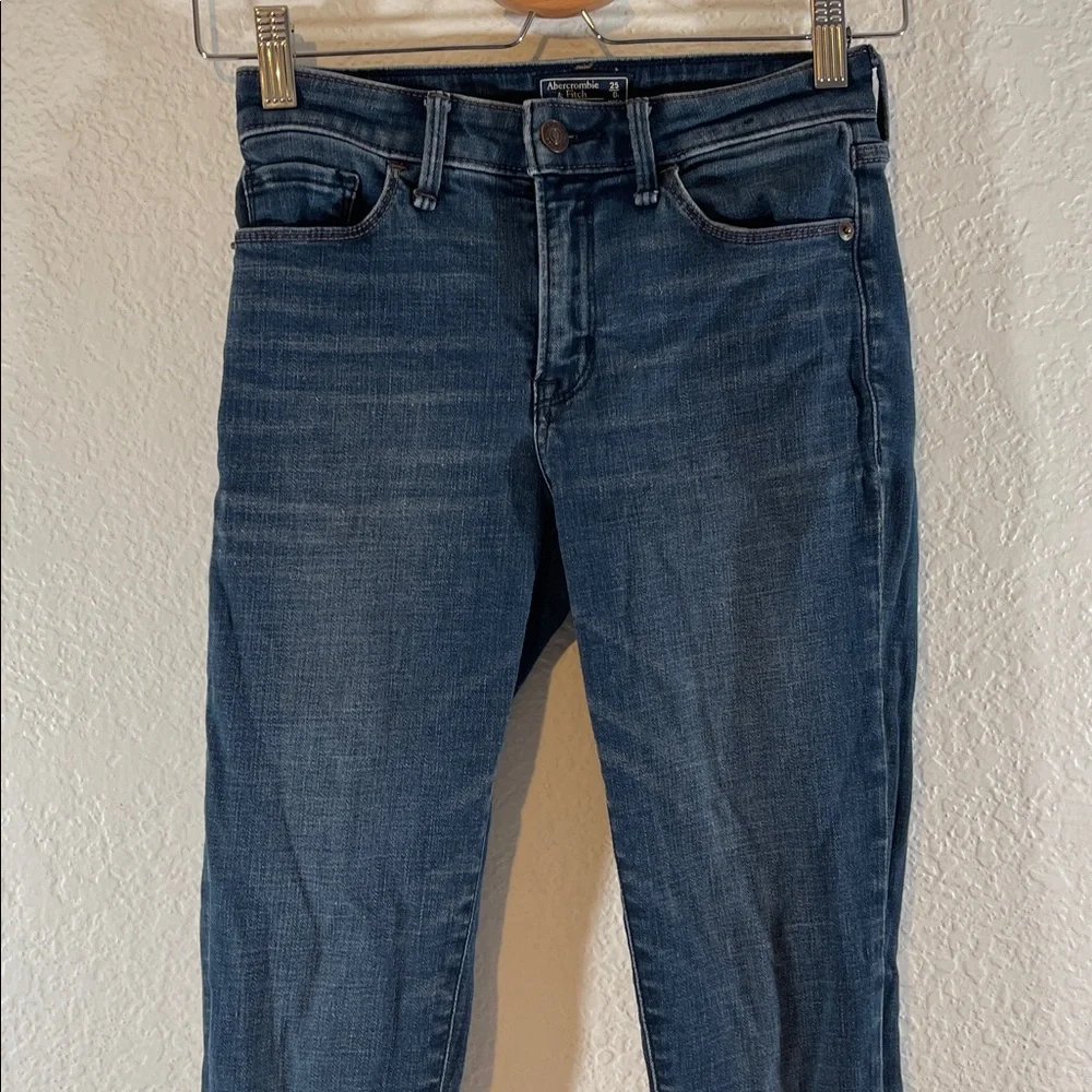 ABERCROMBIE & FITCH Mid Rise Super Skinny Ankle Denim Jeans Raw Hem Size 0 - Picture 2 of 8